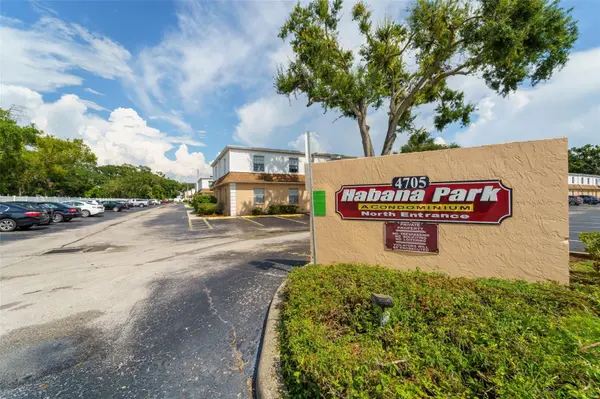 4708 CHRISTA CT #301, Tampa, FL 33614