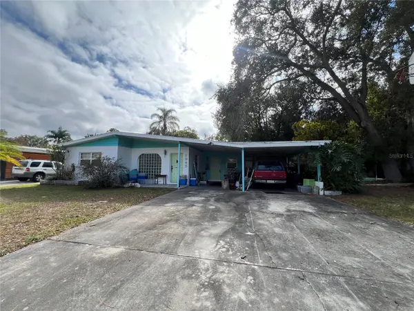 1945 LAKEWOOD DR, Clearwater, FL 33763