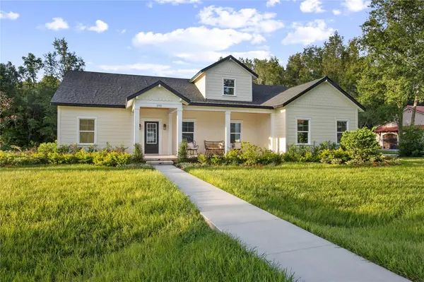 292 W DELAWARE AVE, Lake Helen, FL 32744