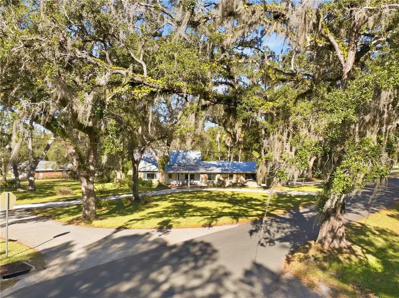 1080 BUENA VISTA AVE, Brooksville, FL 34601