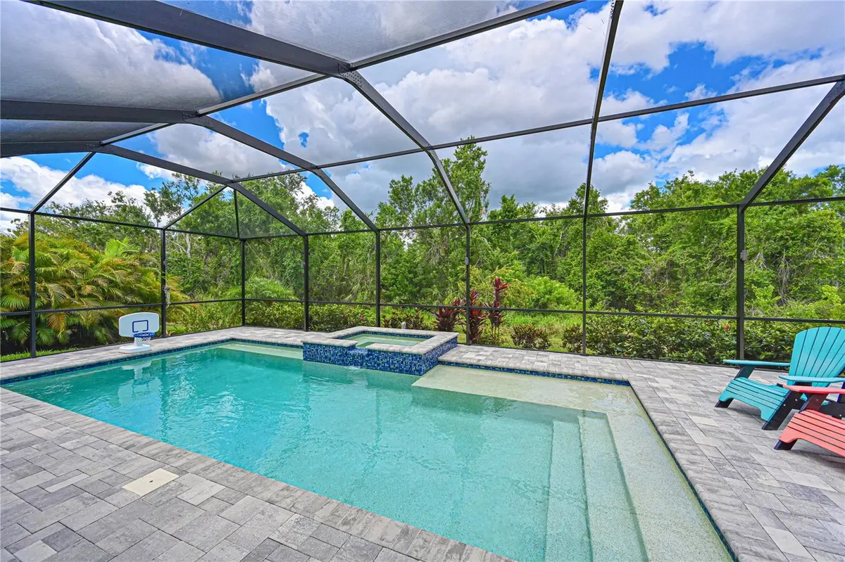 8916 ISABELLA CIR, Parrish, FL 34219
