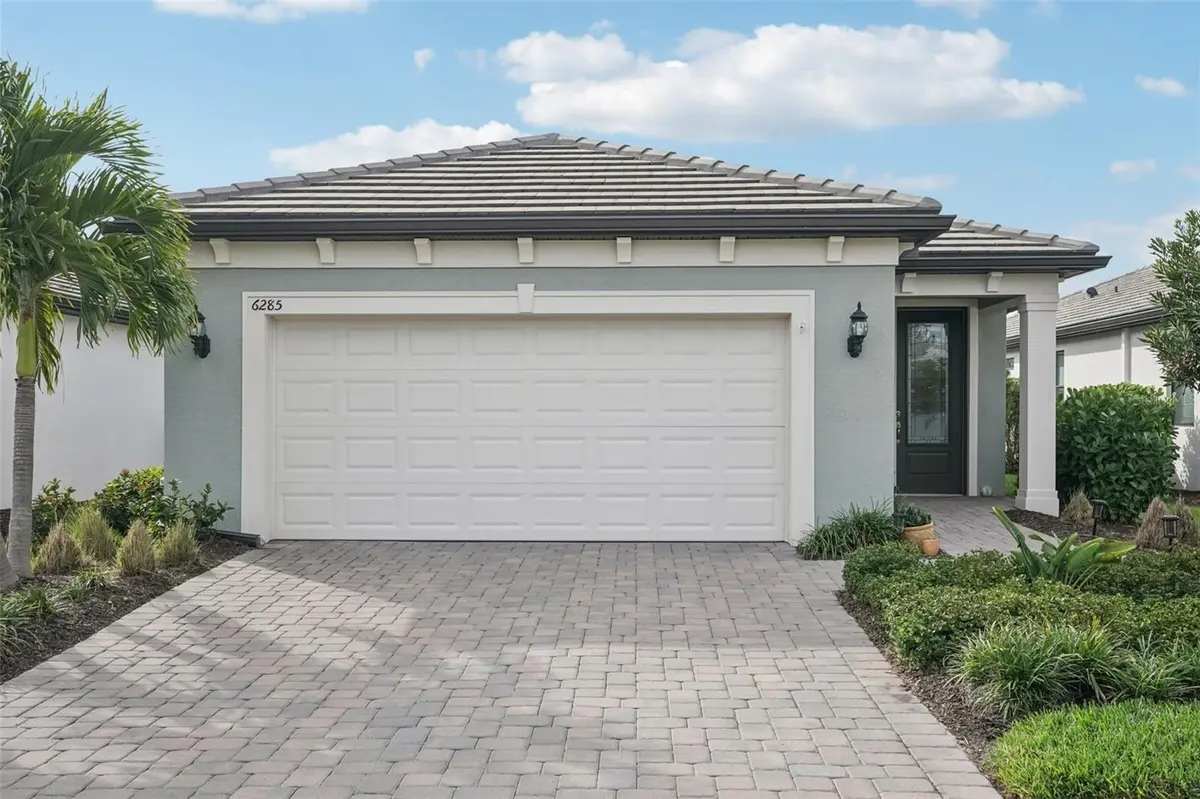 6285 WINDING PINE DR, Nokomis, FL 34275