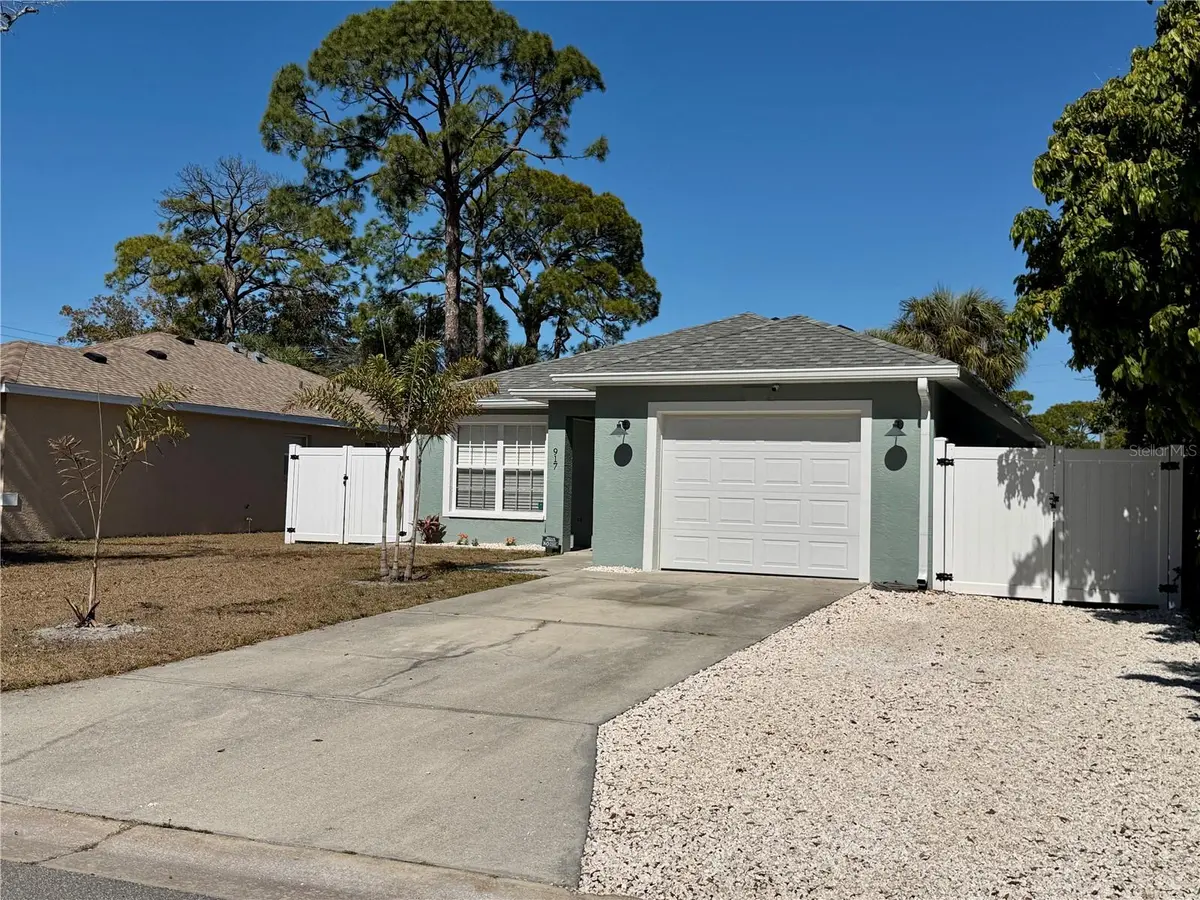 917 WINTER GARDEN DR, Sarasota, FL 34243