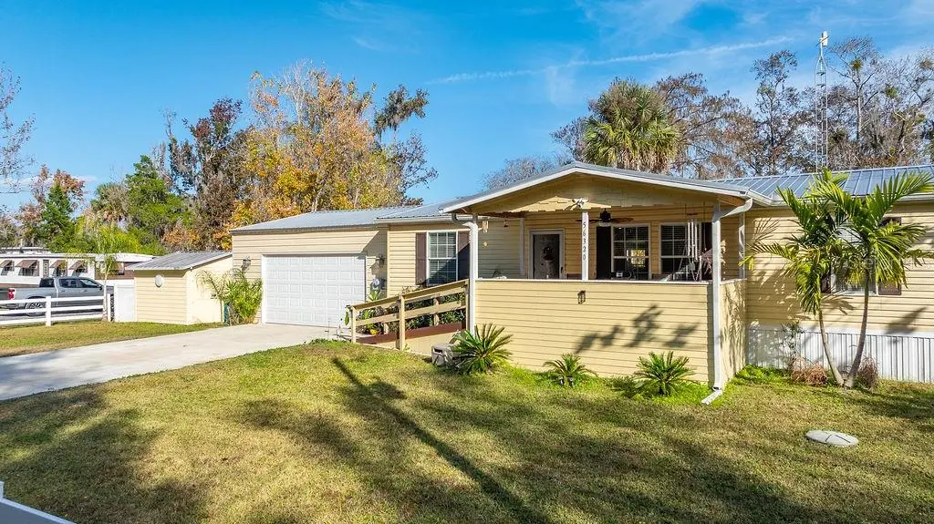 56320 CHERRY TREE RD, Astor, FL 32102