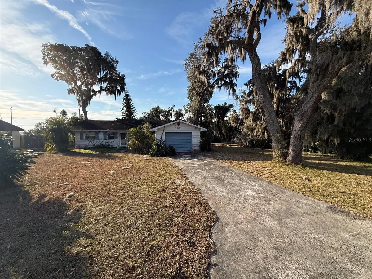 109 E CEDAR ST, Howey In The Hills, FL 34737
