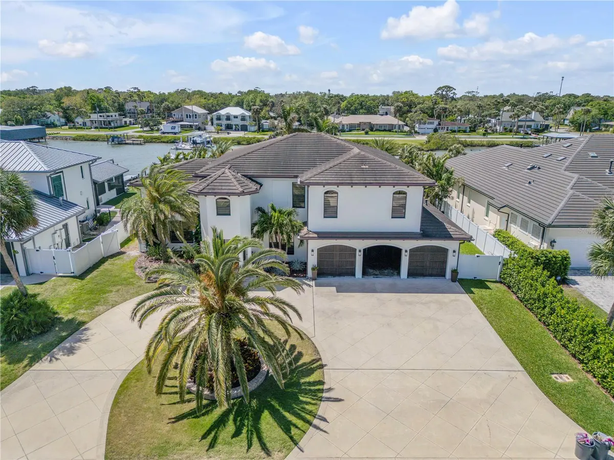 1212 COMMODORE DR, New Smyrna Beach, FL 32168