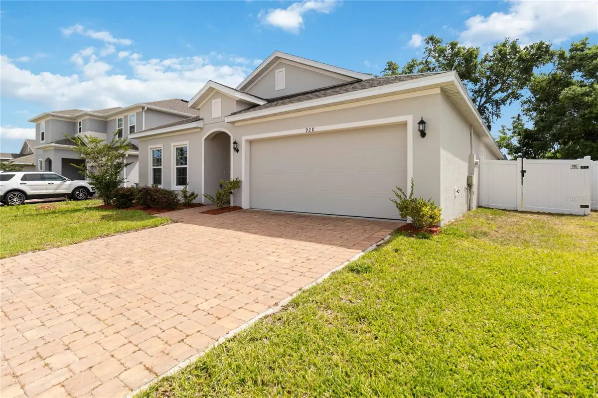 928 AVENAL LN, Davenport, FL 33837