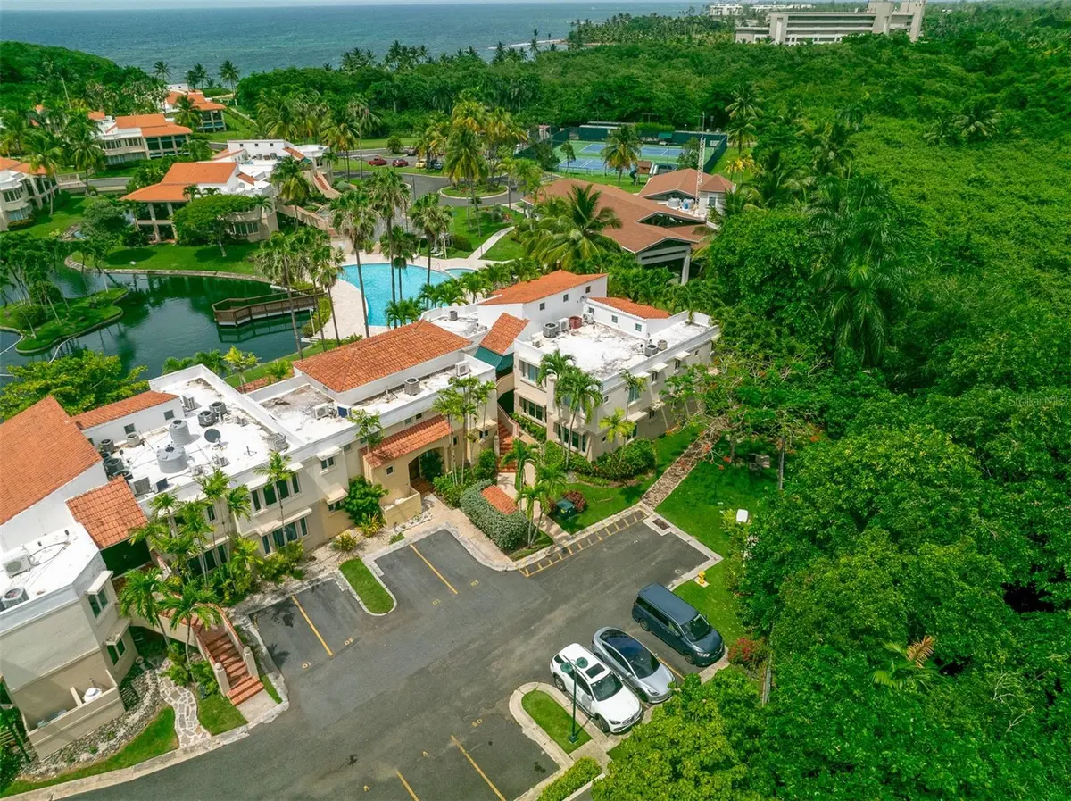 4 LAKESIDE VILLAS #04, Vega Alta, PR 00692