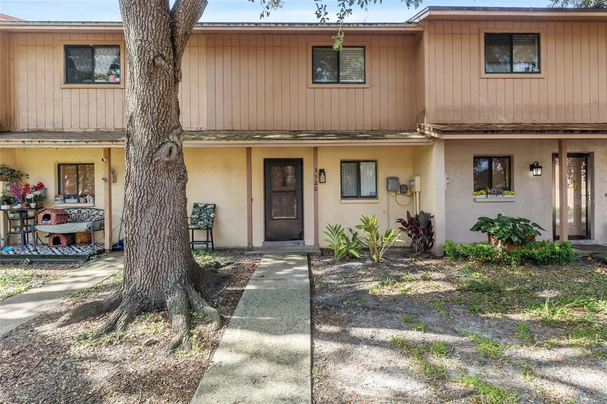 3920 CEDAR LIMB CT, Tampa, FL 33614