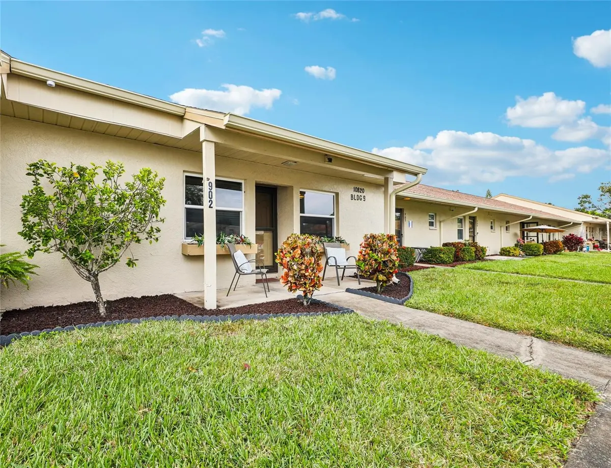10820 43RD ST N #902, Clearwater, FL 33762