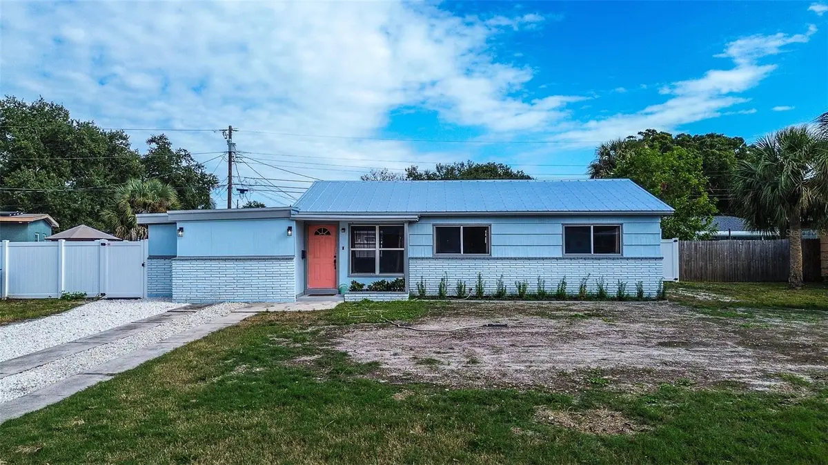 7583 MEADOWLAWN DR N, St Petersburg, FL 33702
