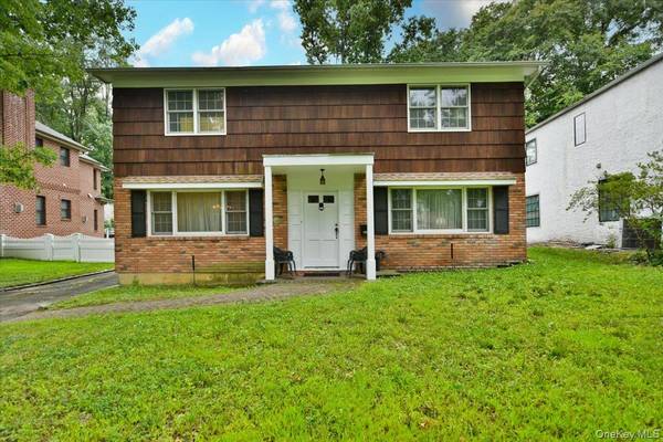 12 HUTCHINSON CT, Great Neck, NY 11023