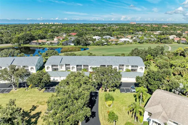 9470 HIGH GATE DR #2222, Sarasota, FL 34238