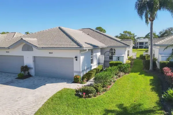 5541 E LONG COMMON CT #28, Sarasota, FL 34235