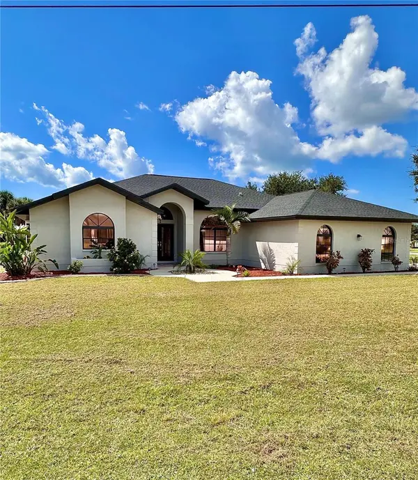 1 CLUBHOUSE RD, Rotonda West, FL 33947