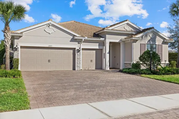 12423 BLUE HILL TRL, Lakewood Ranch, FL 34211
