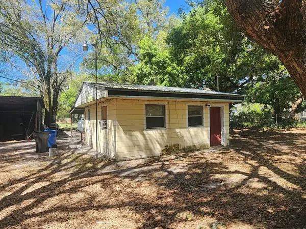 3269 NELSON AVE,  Dover,  FL 33527