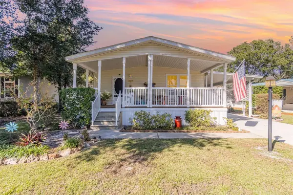 1729 STACEY DR, Mount Dora, FL 32757
