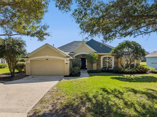 23518 OAK PRAIRIE CIR, Sorrento, FL 32776