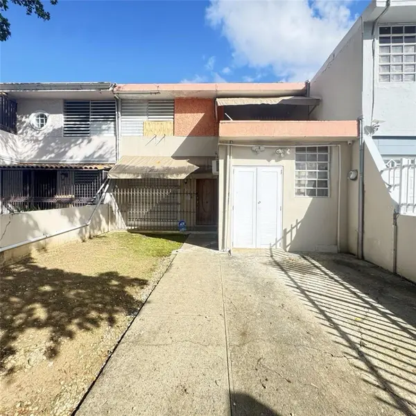 P2400FS VALLE ARRIBA HEIGHTS FLAMBOYAN ST. #AZ-9, Carolina, PR 00983