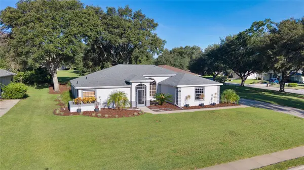 5252 GROVE MNR, Lady Lake, FL 32159