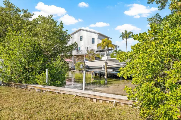 608 FLORIDA BLVD, Crystal Beach, FL 34681