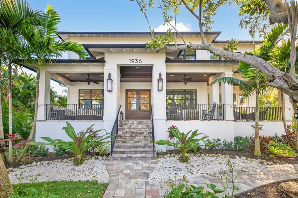 1936 COFFEE POT BLVD NE, St Petersburg, FL 33704