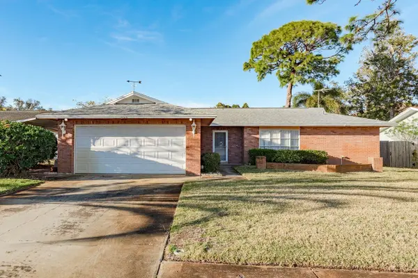 1408 GARDEN AVE, Tarpon Springs, FL 34689