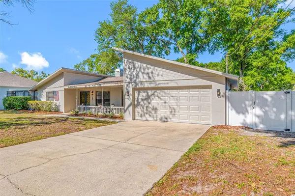 9880 W BAY ST, Seminole, FL 33776