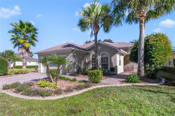 1104 CHAMPIONS DR, Daytona Beach, FL 32124