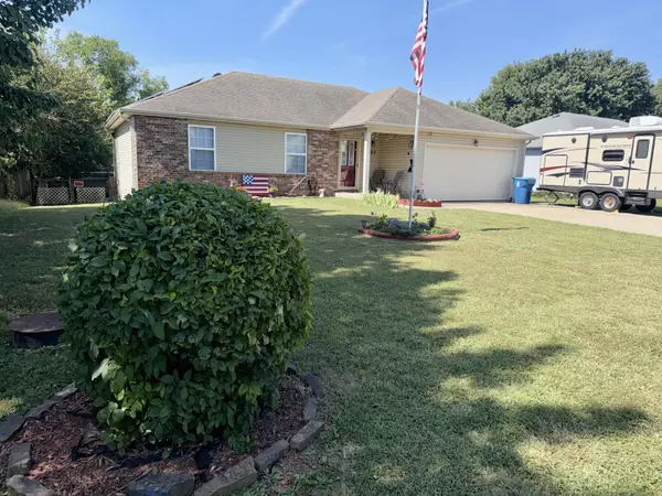 707 S Sunmeadow DR, Strafford, MO 65757