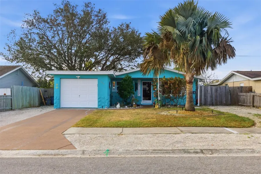 1111 IDLEBRIAR WAY, Tarpon Springs, FL 34689