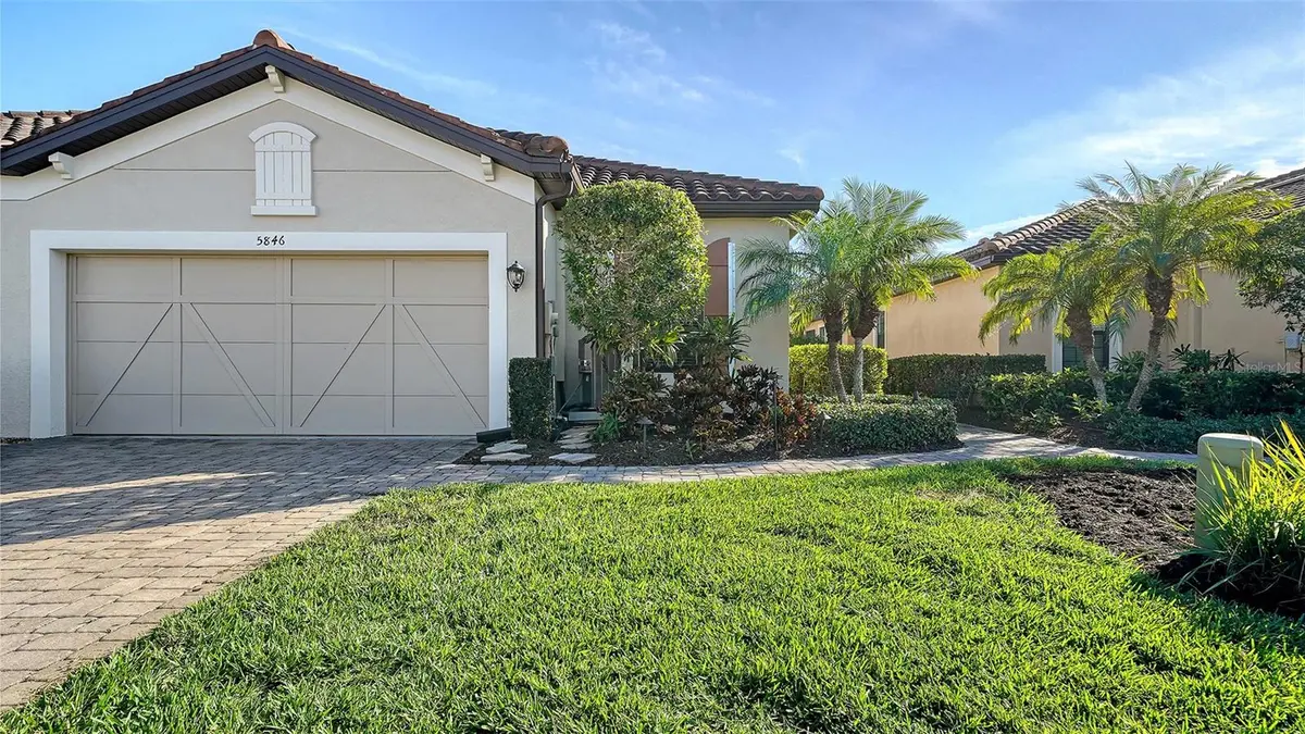 5846 CAVANO DR, Sarasota, FL 34231