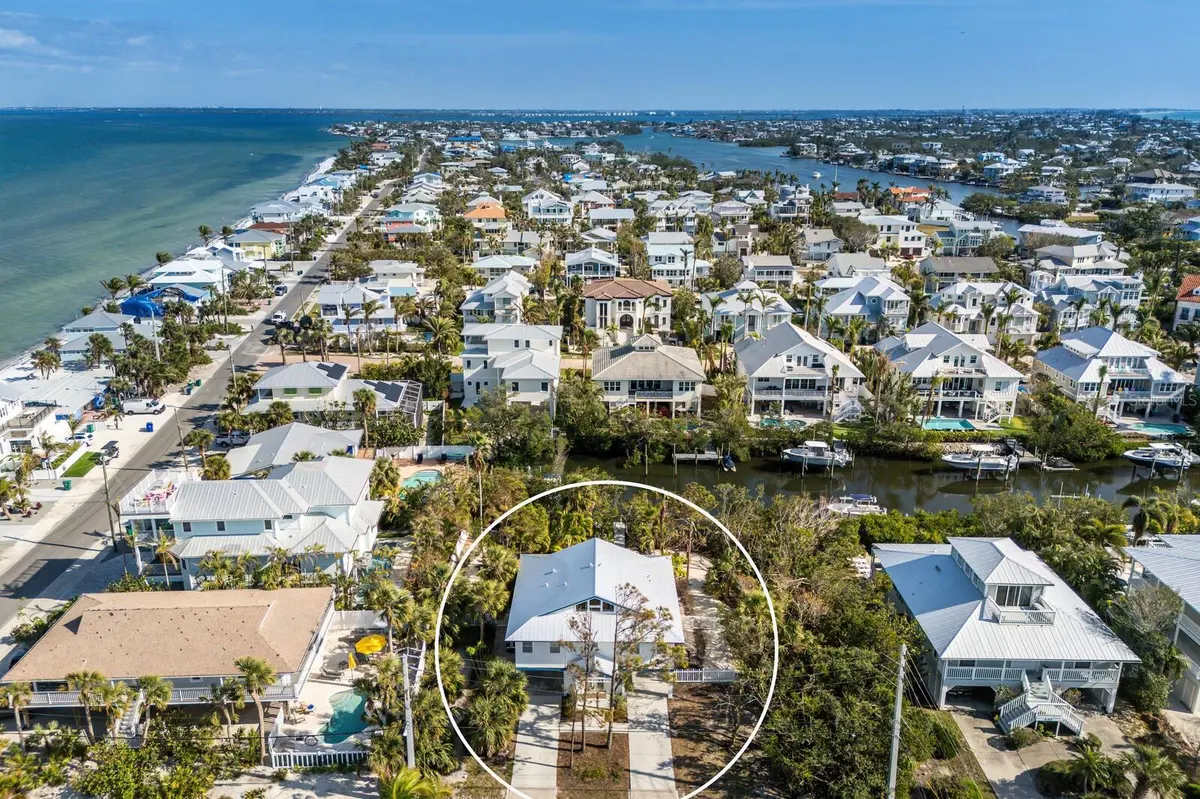 527 MAGNOLIA AVE, Anna Maria, FL 34216