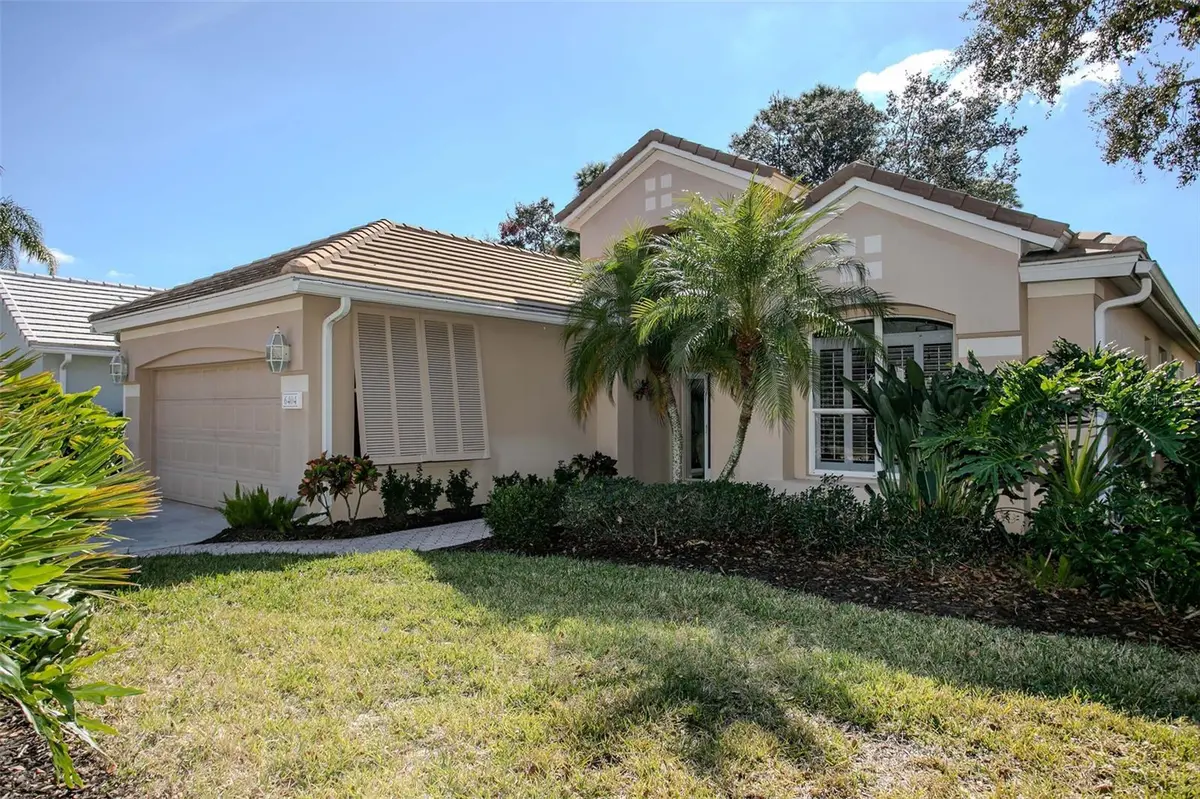 6404 WENTWORTH XING, University Park, FL 34201