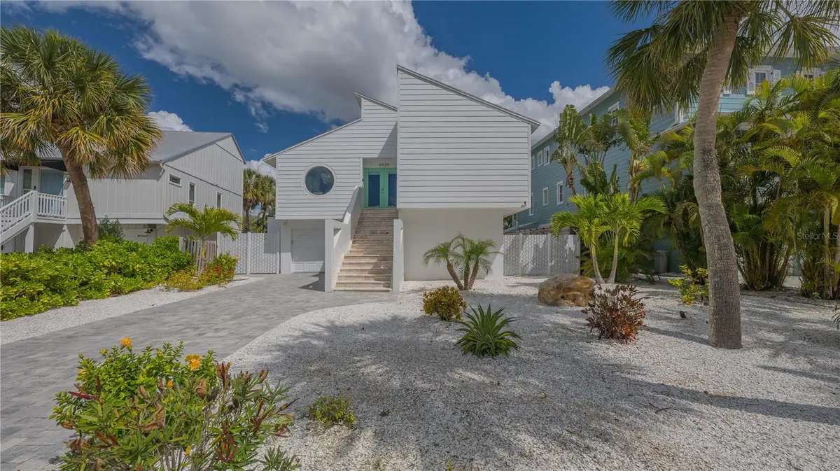 4939 COMMONWEALTH DR, Sarasota, FL 34242
