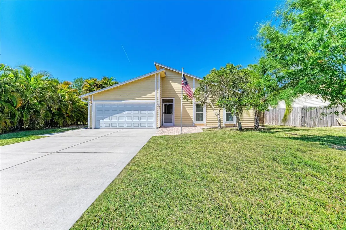 903 PLUM TREE LN, Sarasota, FL 34243