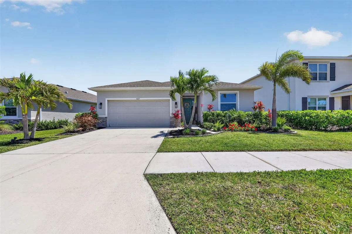 5667 WOODLAND SAGE DR, Sarasota, FL 34238