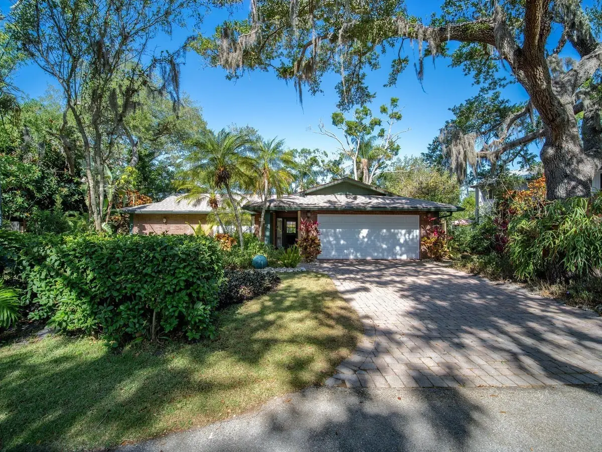 2120 ROBINSON AVE, Sarasota, FL 34232
