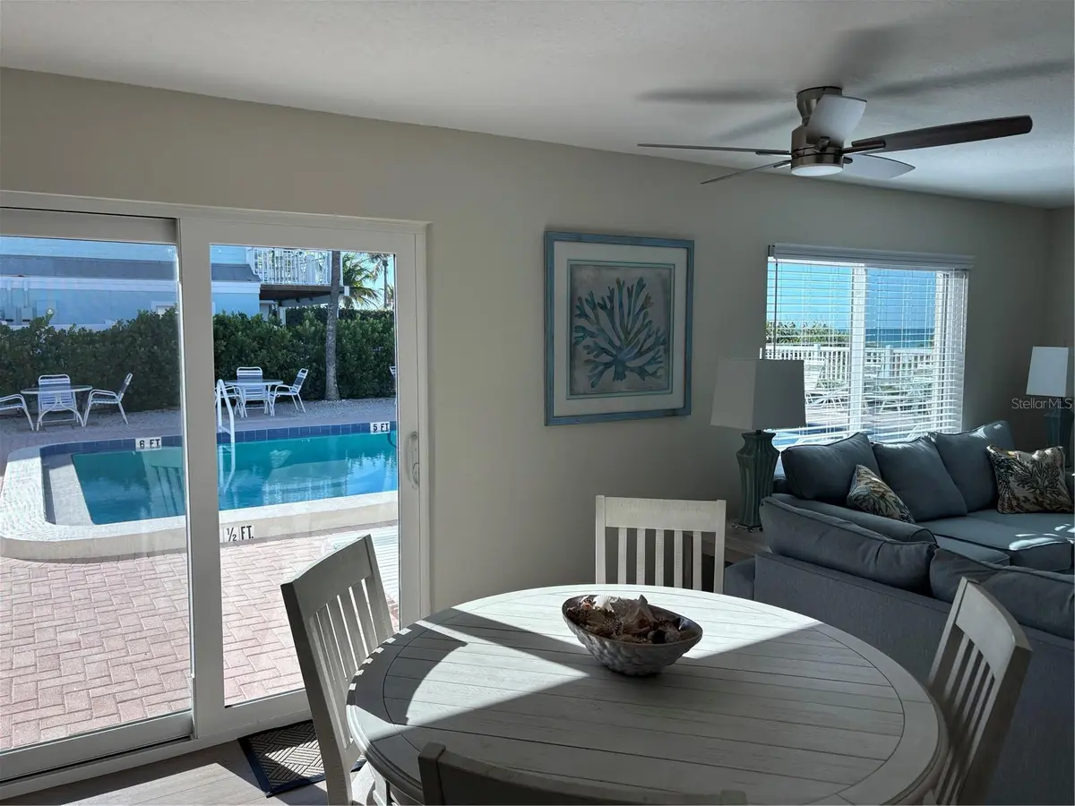 3013 AVENUE F #D5, Bradenton Beach, FL 34217