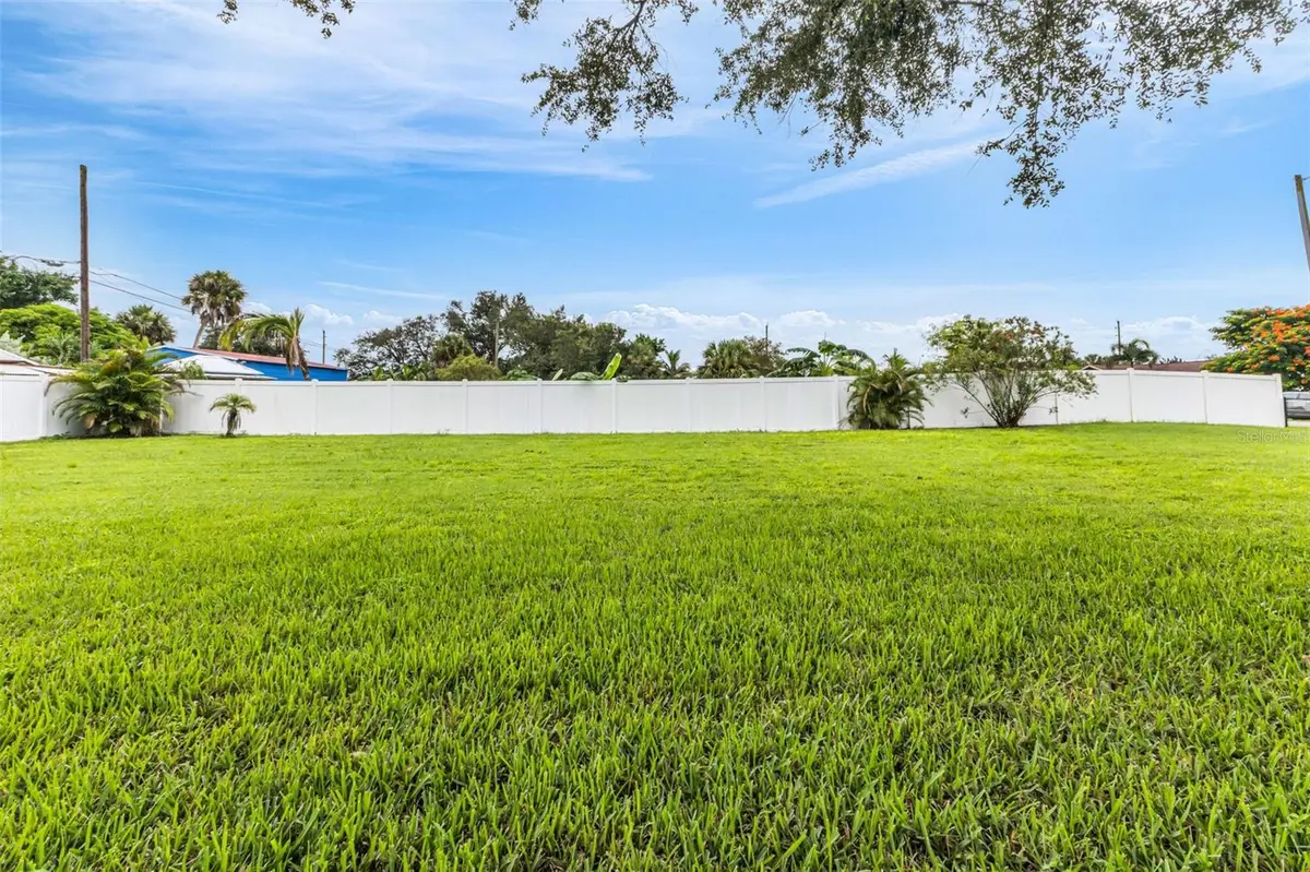 2102 ALARIC ST, Port Charlotte, FL 33952