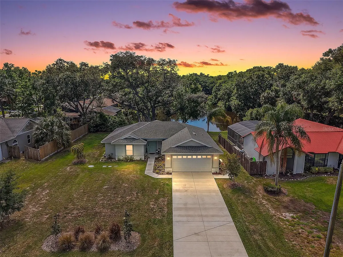 335 VINCENT DR, Mount Dora, FL 32757