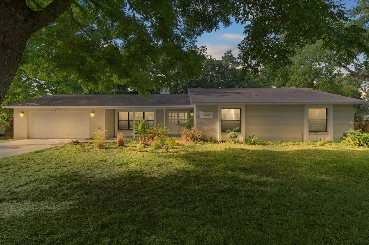 307 W BERCKMAN ST, Fruitland Park, FL 34731