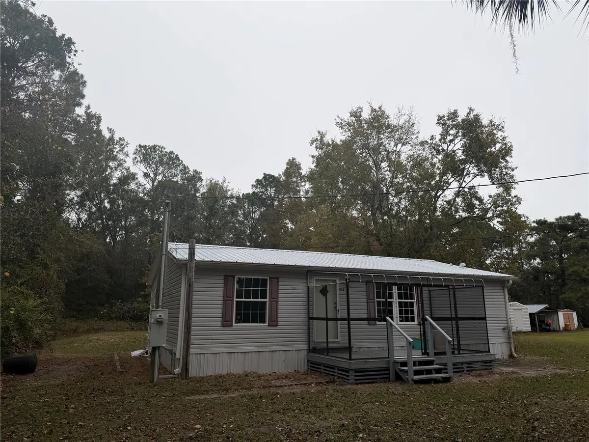 212 PARADISE SHORES RD, Crescent City, FL 32112