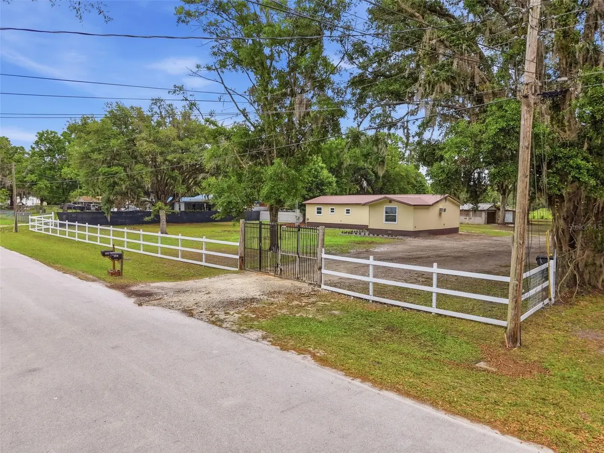 5063 WALNUT CIR E, Lakeland, FL 33810
