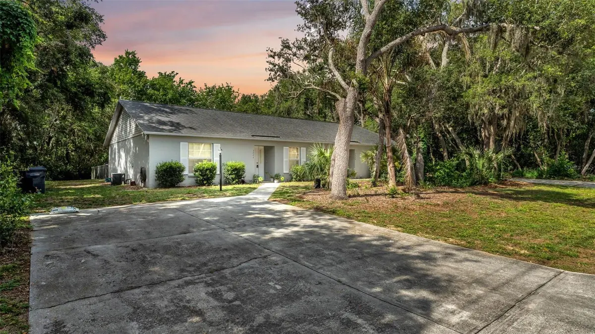 3220 COURTNEY DR, Lake Wales, FL 33898