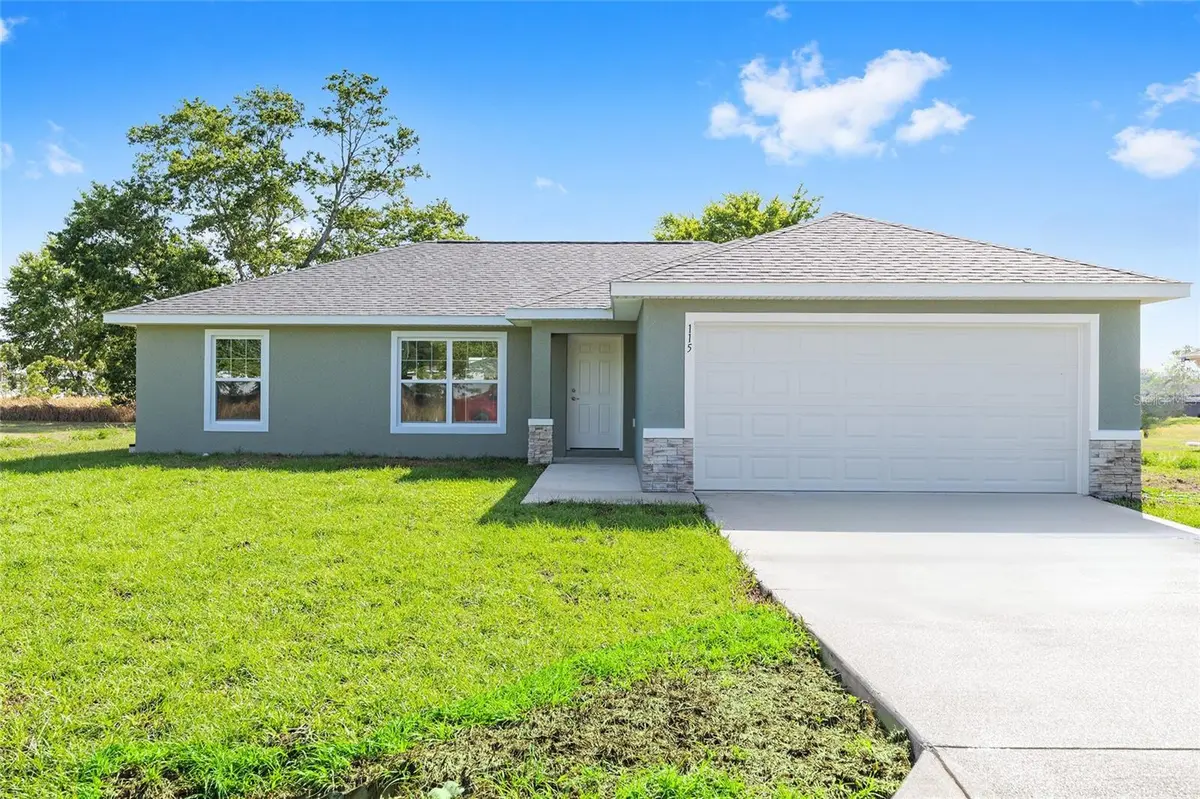 12 MALAUKA PASS CT, Ocklawaha, FL 32179