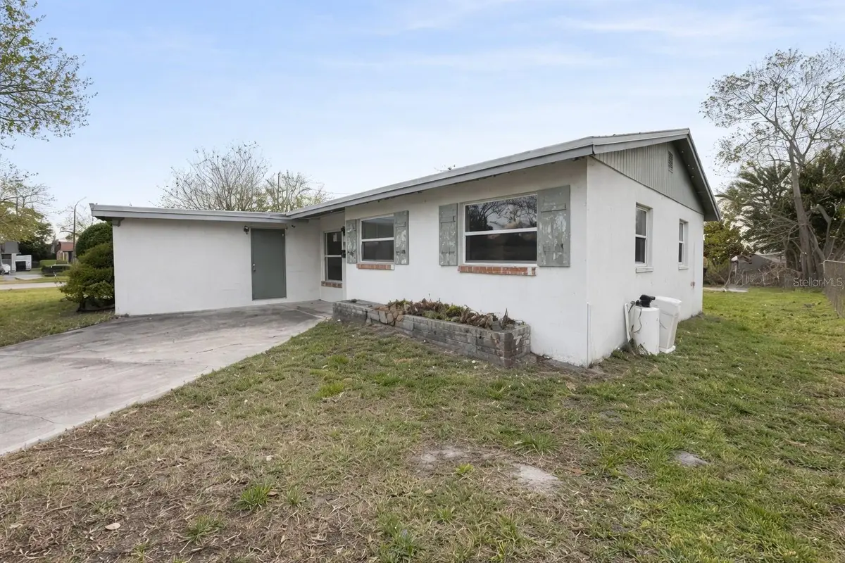 4226 LAKE RICHMOND DR, Orlando, FL 32811