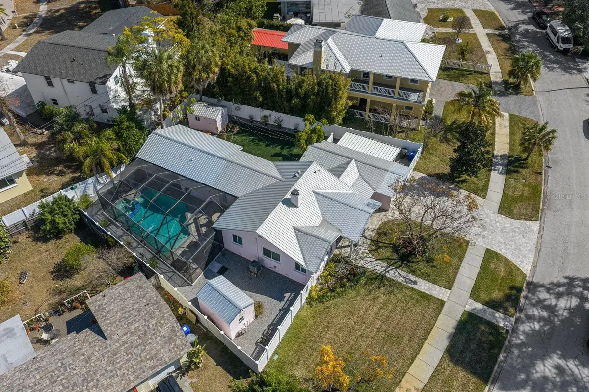216 GROVE CIR S, Dunedin, FL 34698