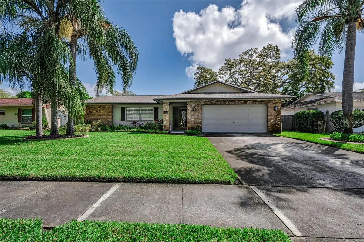 1575 SANDALWOOD DR, Dunedin, FL 34698